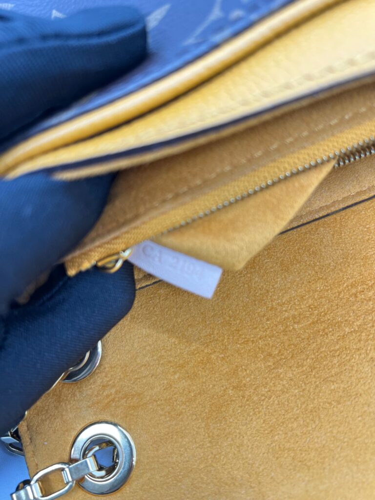 Pallas Chain Monogram Saffran GHW