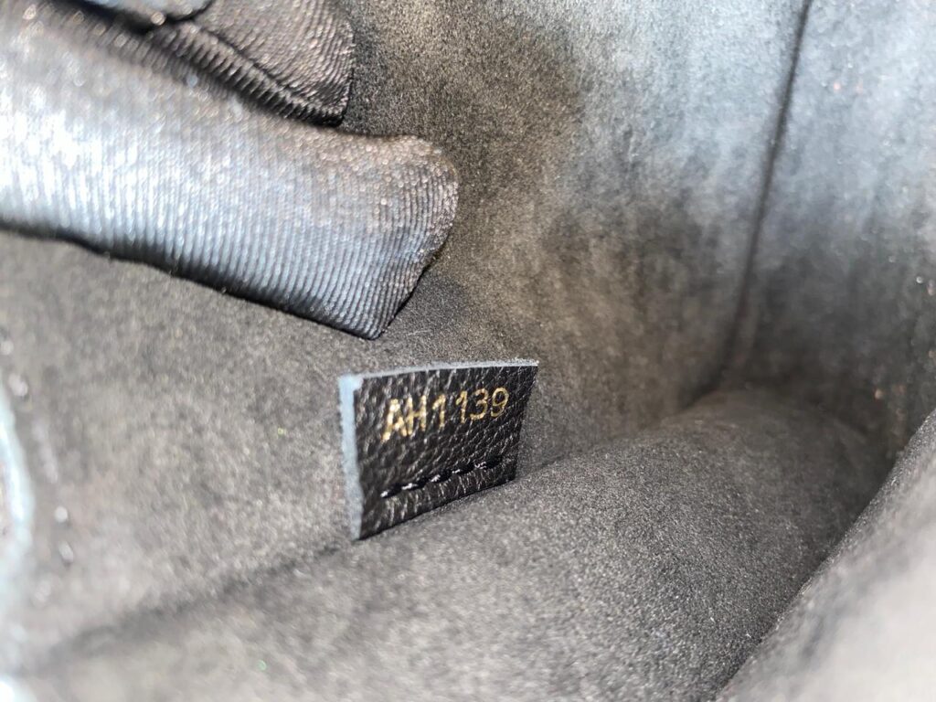 Victoire Monogram Noir GHW
