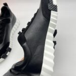 Bouncing Sneakers Black White