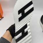 Bouncing Sneakers Black White