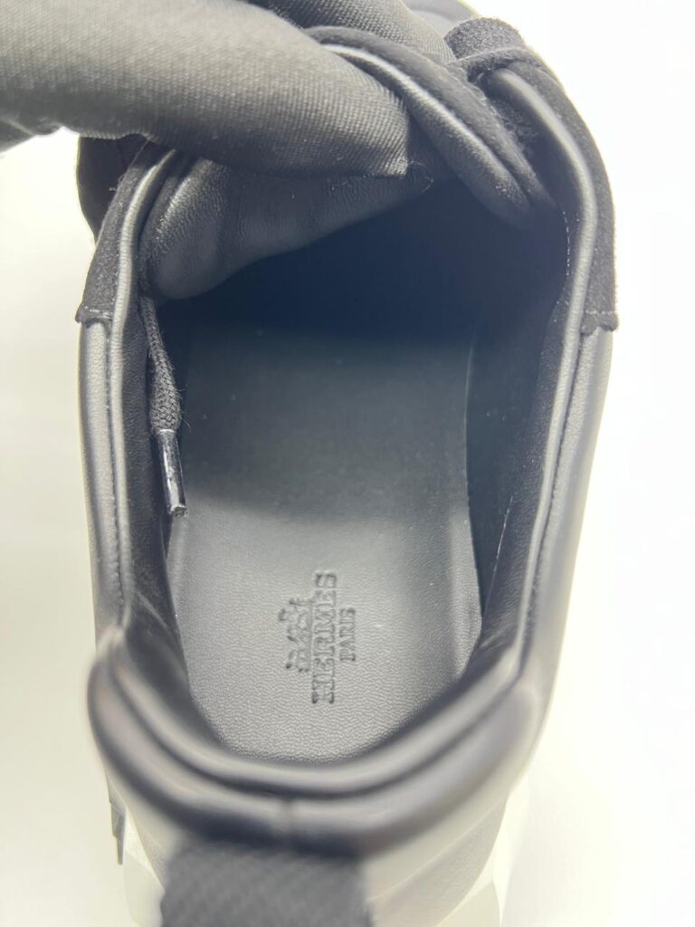 Bouncing Sneakers Black White