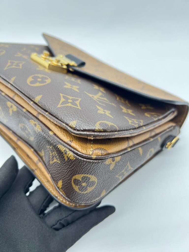 Metis Monogram Reverse