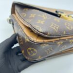 Metis Monogram Reverse