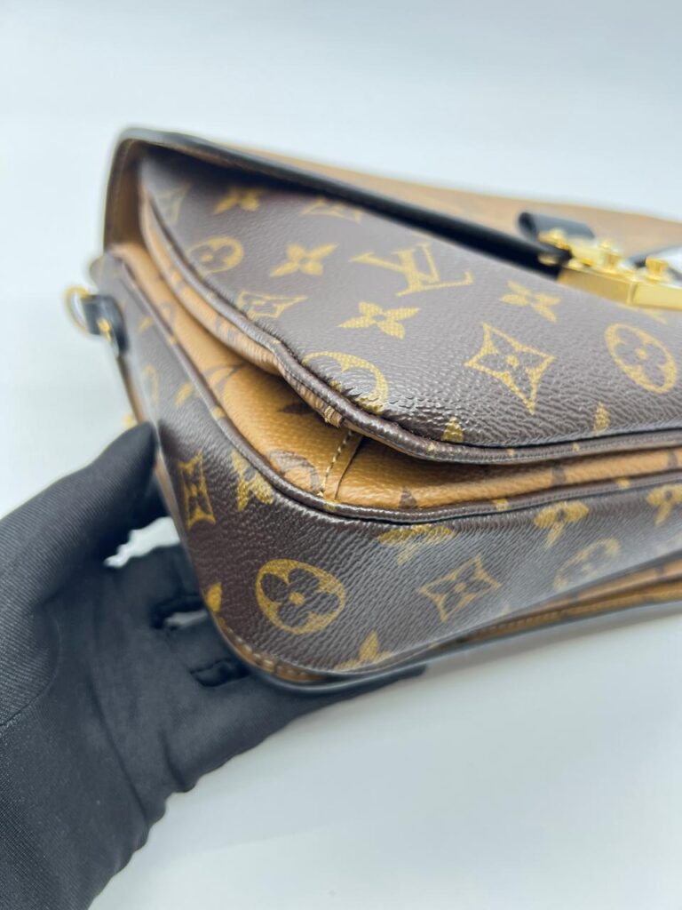 Metis Monogram Reverse