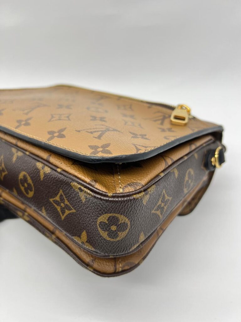 Metis Monogram Reverse