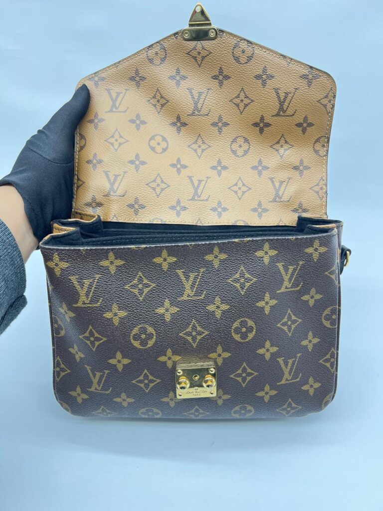 Metis Monogram Reverse