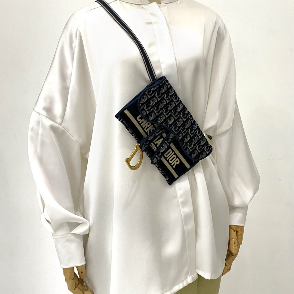 Saddle Pouch Oblique Velvet Navy GHW