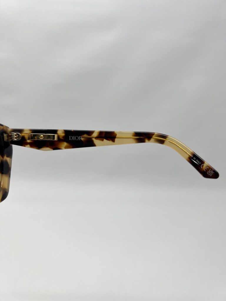 Signature Square Brown Black Gold