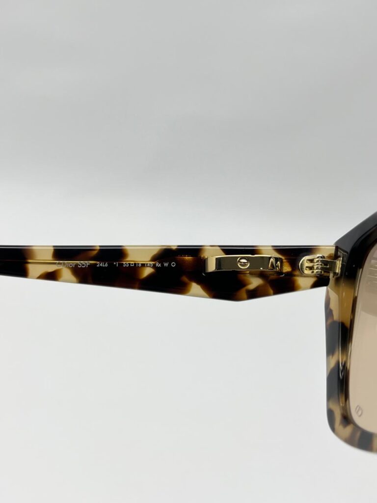 Signature Square Brown Black Gold