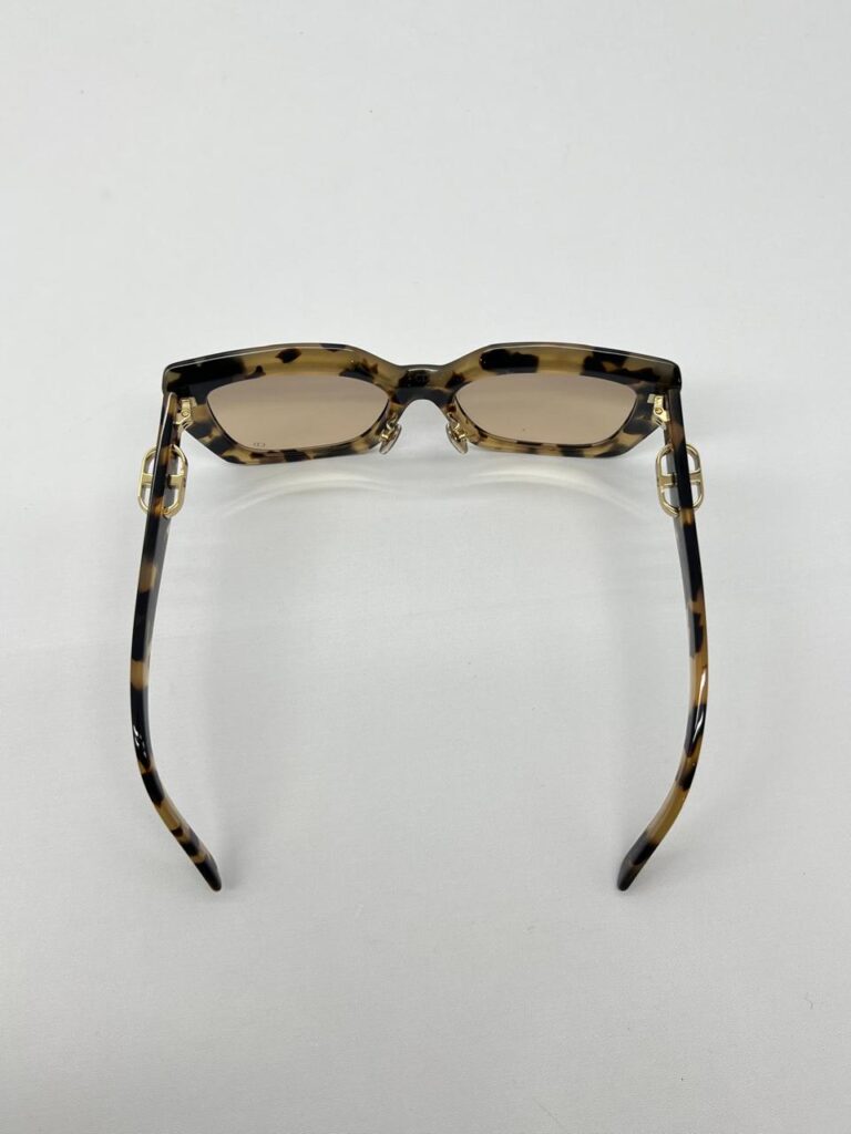 Signature Square Brown Black Gold