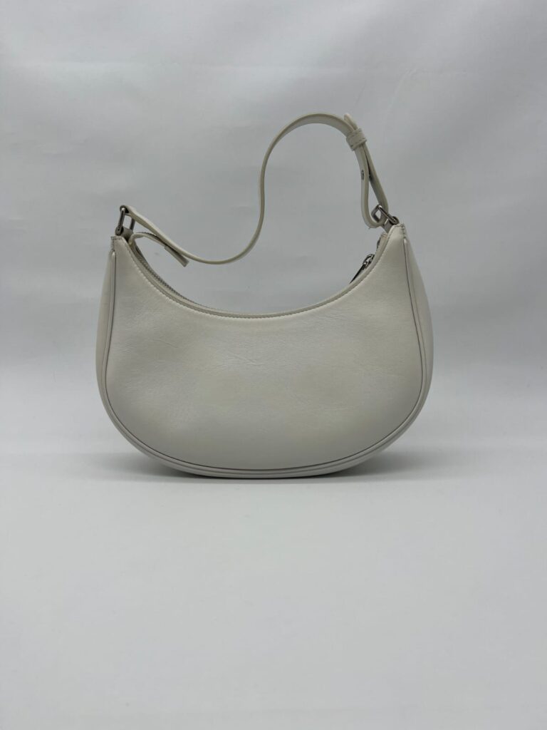 Ava Medium White Logo Black