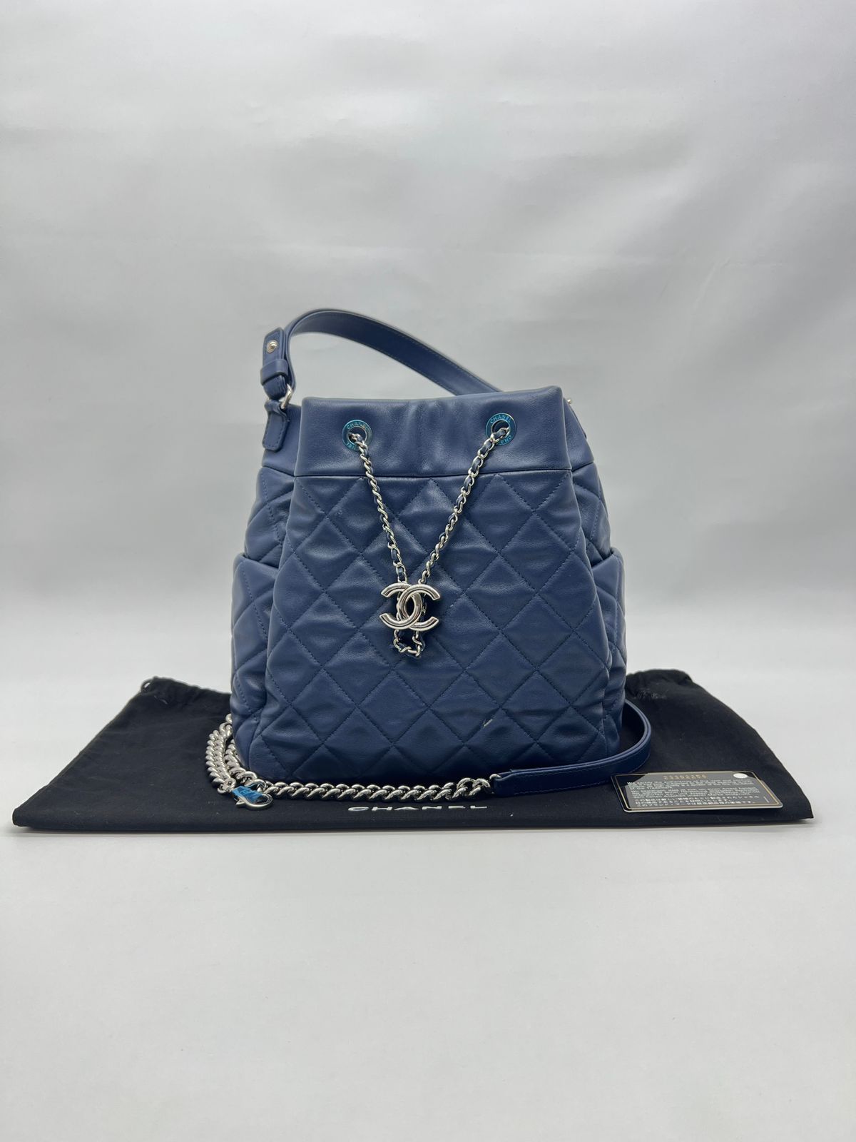 Chain Drawstring Bucket Quilted Blue SHW