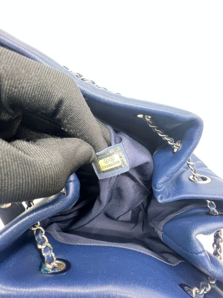 Chain Drawstring Bucket Quilted Blue SHW