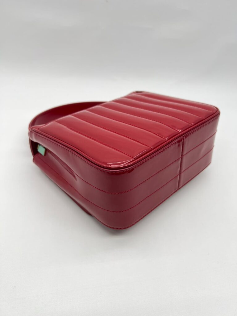 Vicky Vernis Red GHW