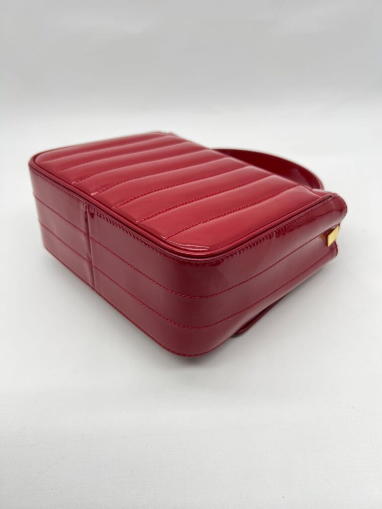 Vicky Vernis Red GHW