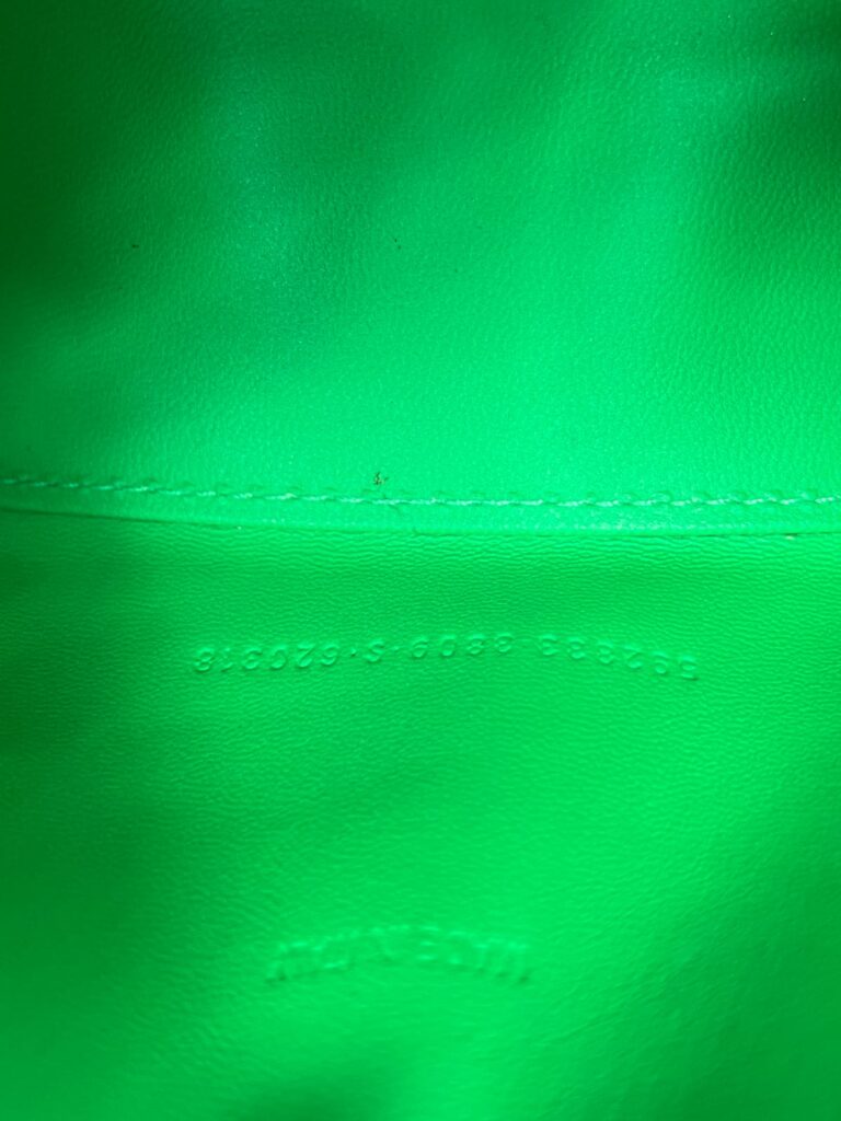 Hourglass Green Croco SHW