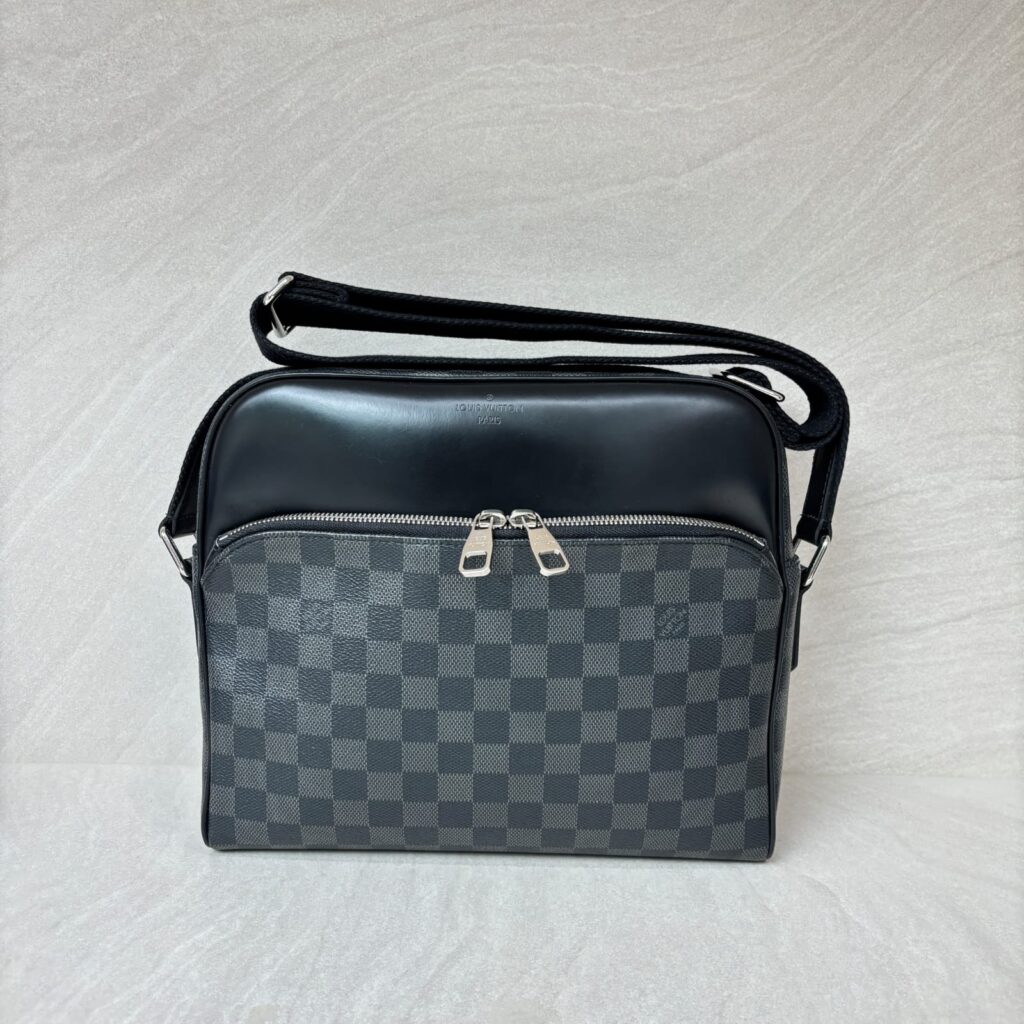 Dayton Messenger Damier Graphite