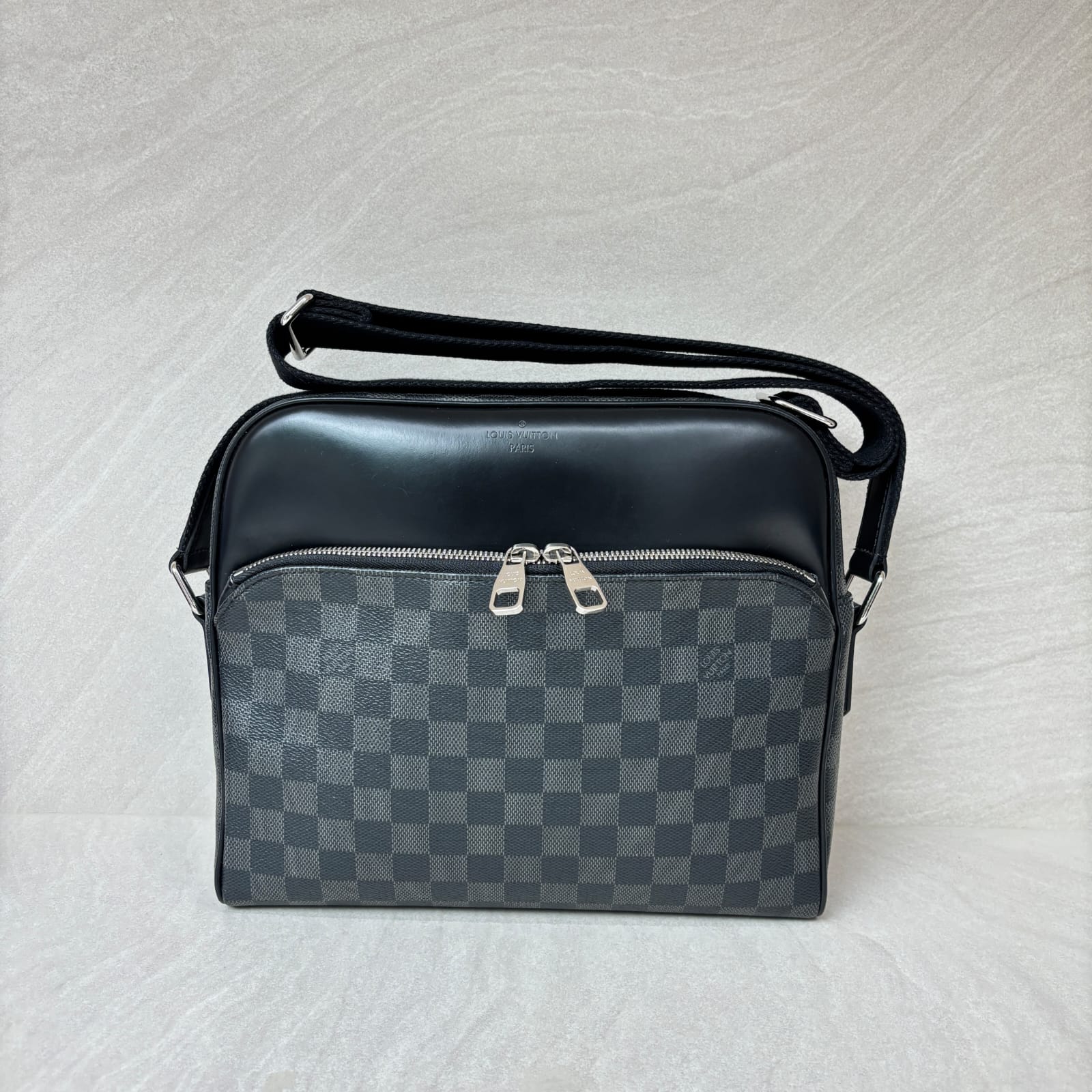 Dayton Messenger Damier Graphite