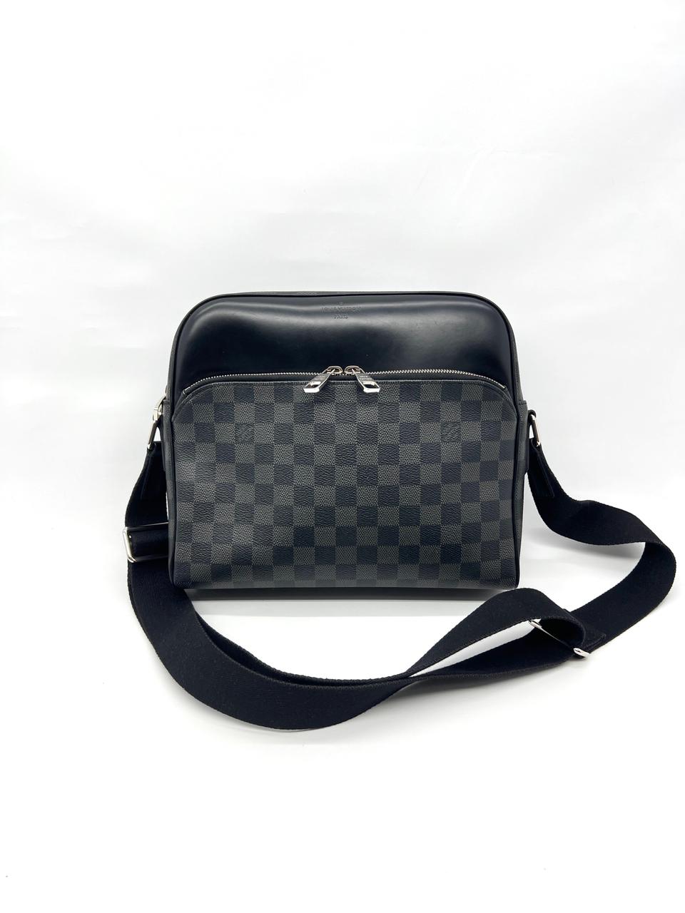 Dayton Messenger Damier Graphite