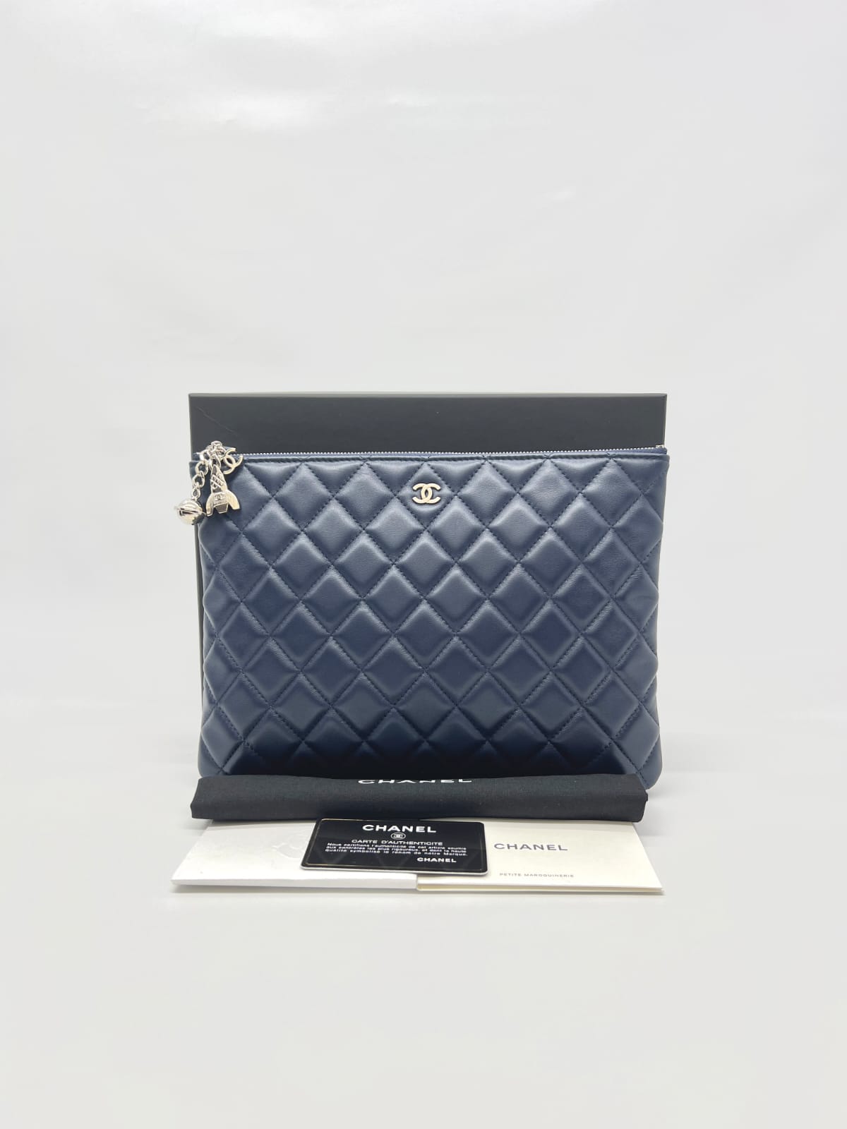 Ocase With Cosmo Charm Quilted Blue SHW