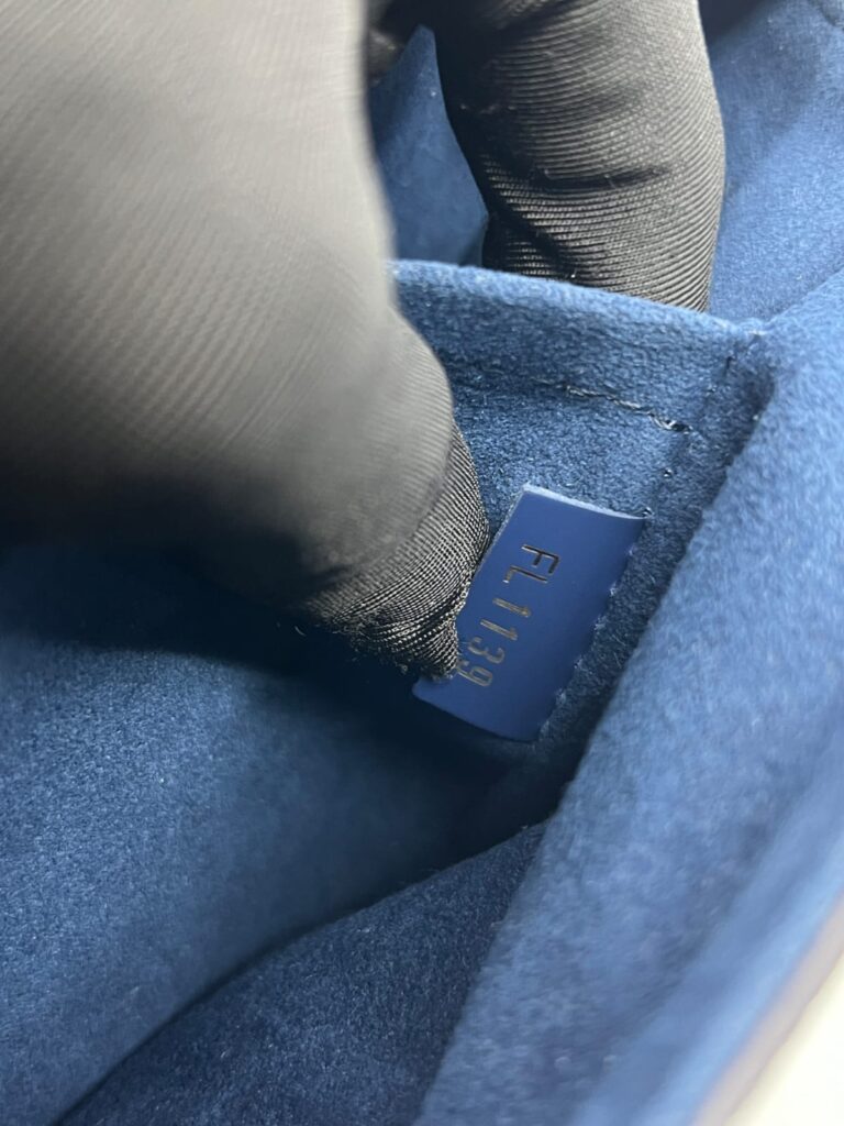 Twist MM Epi Blue Indigo GHW