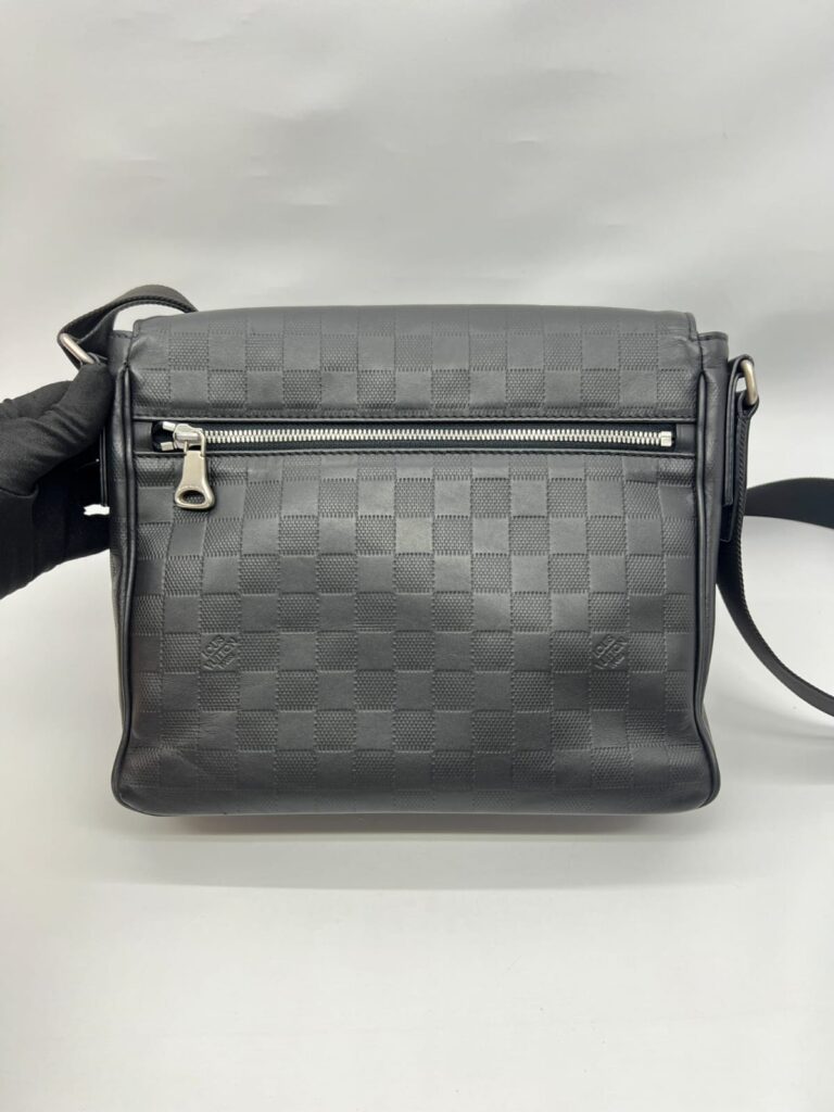 District Messenger PM Black Damier Infini