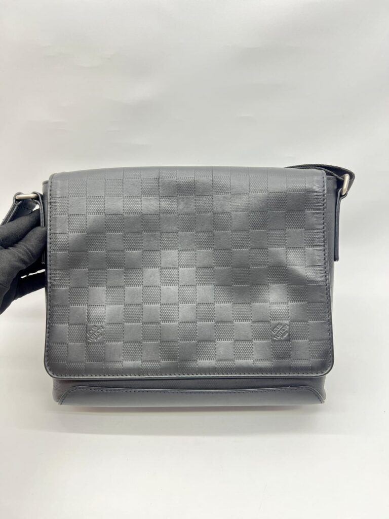District Messenger PM Black Damier Infini
