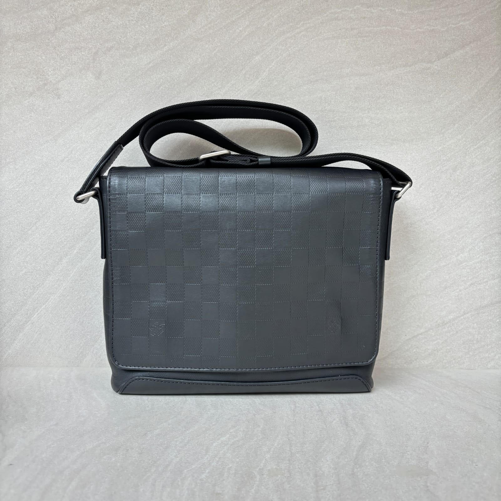 District Messenger PM Black Damier Infini