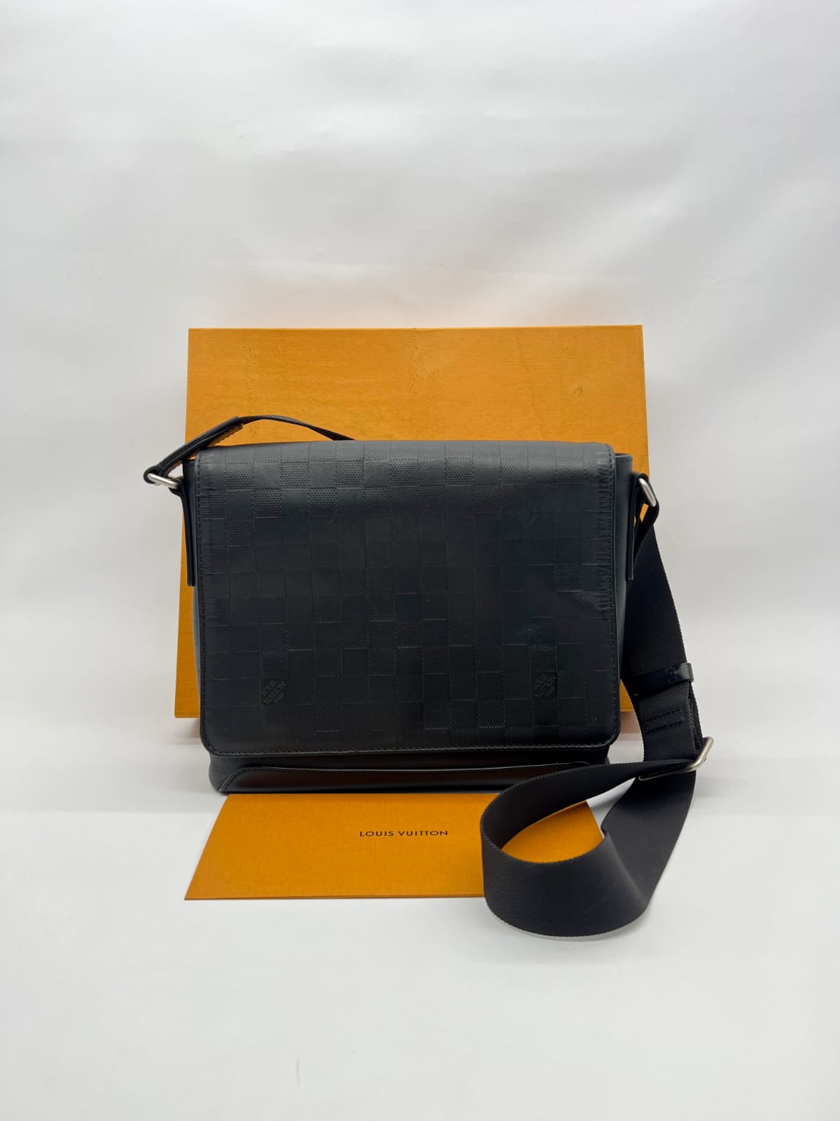 District Messenger PM Black Damier Infini