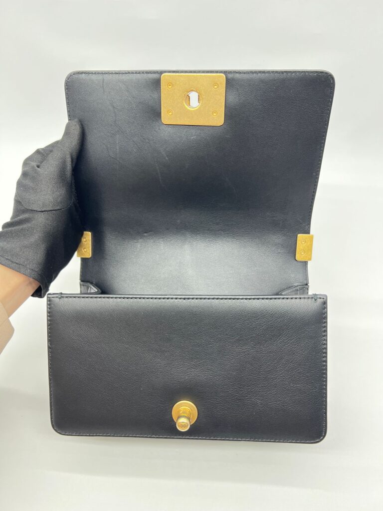 Boy 20 Chevron Black GHW