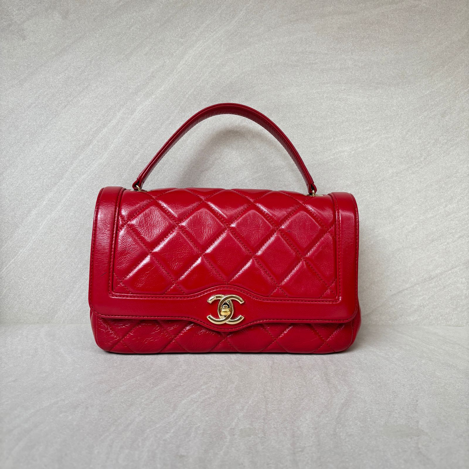 Hold The Line Flap Shiny Calfskin Red GHW