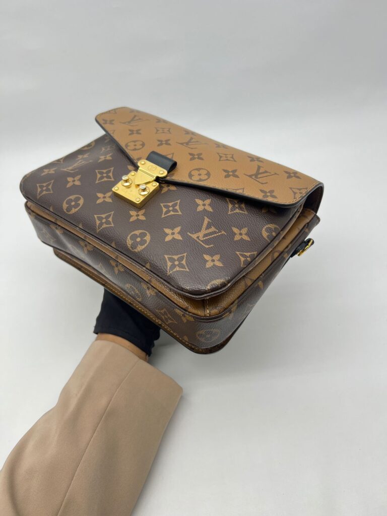 Metis Monogram Reverse