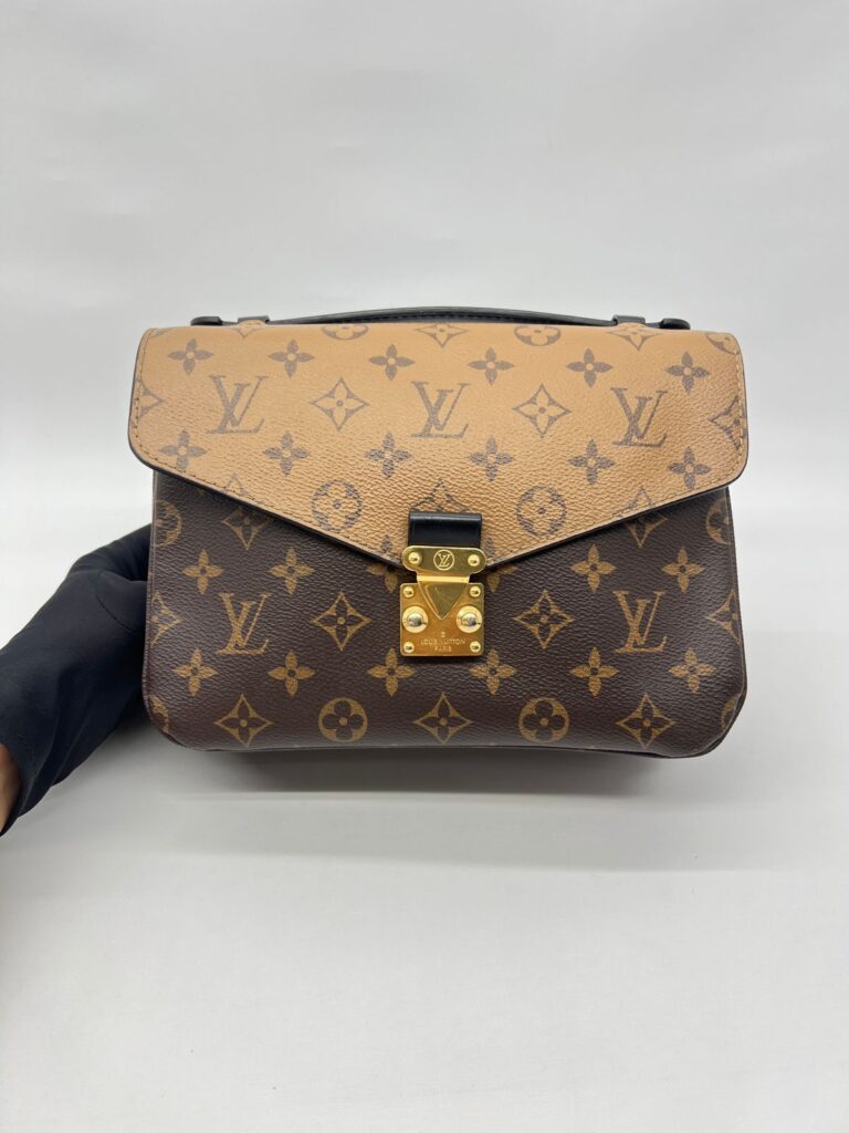 Metis Monogram Reverse