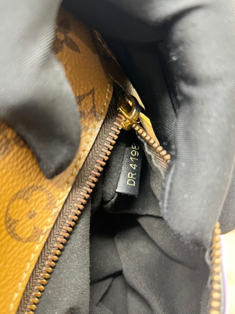 Metis Monogram Reverse