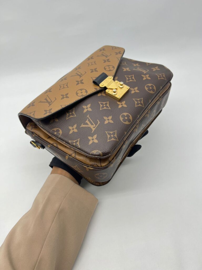 Metis Monogram Reverse