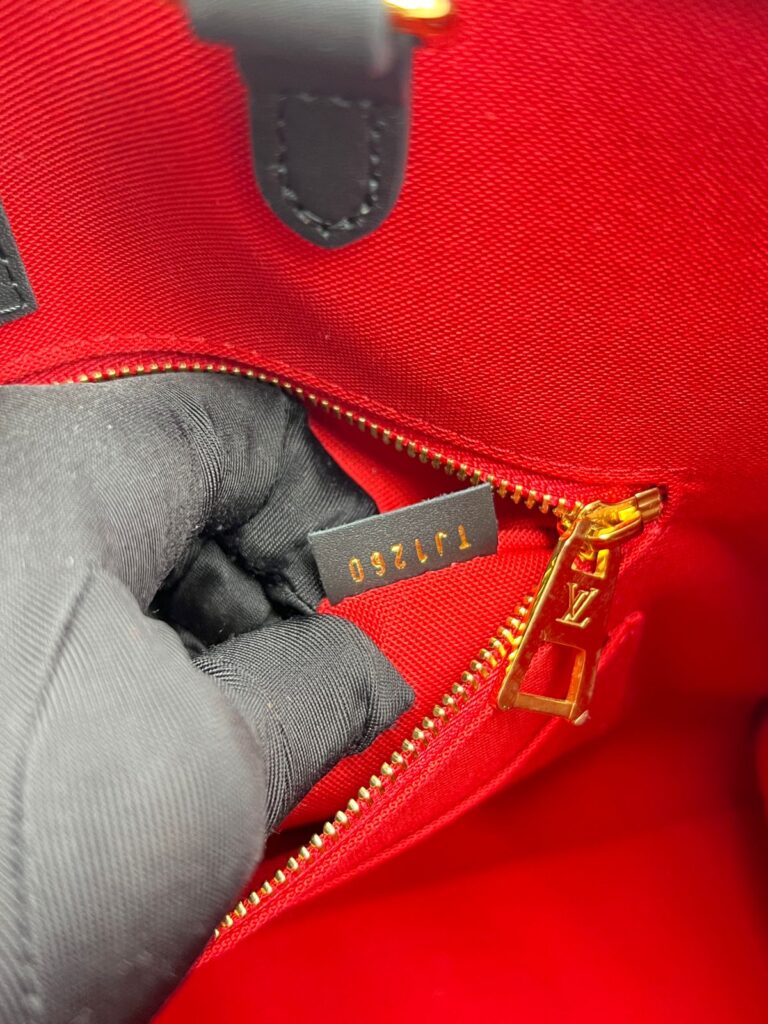 OTG MM Giant Monogram Reverse Ghw