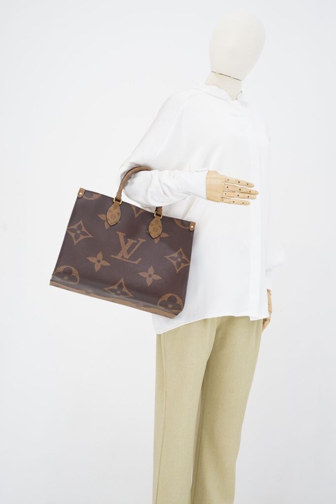 OTG MM Giant Monogram Reverse Ghw