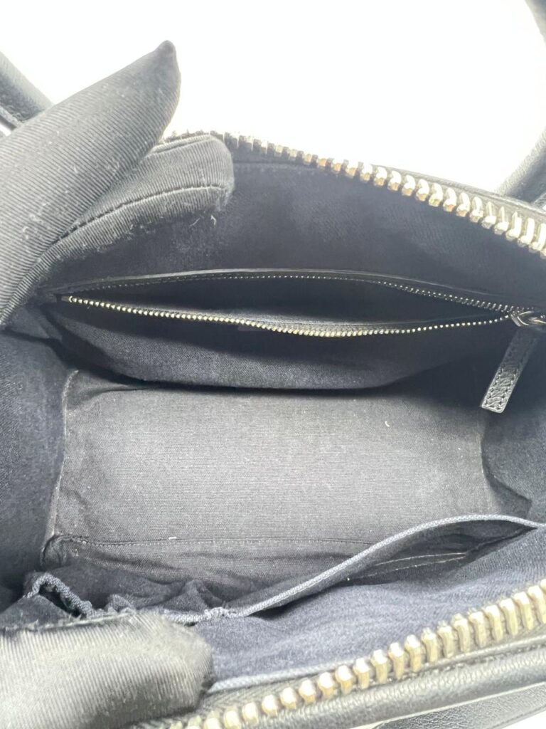 Small Antigona Grained Black Shw