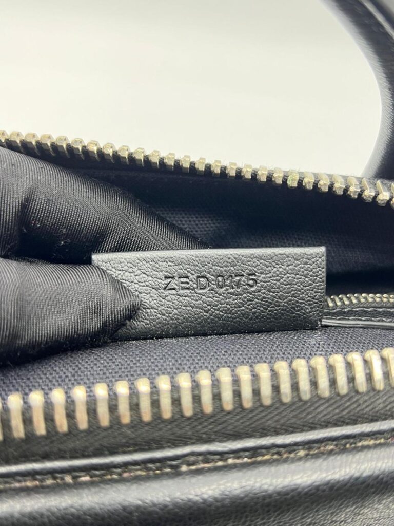 Small Antigona Grained Black Shw