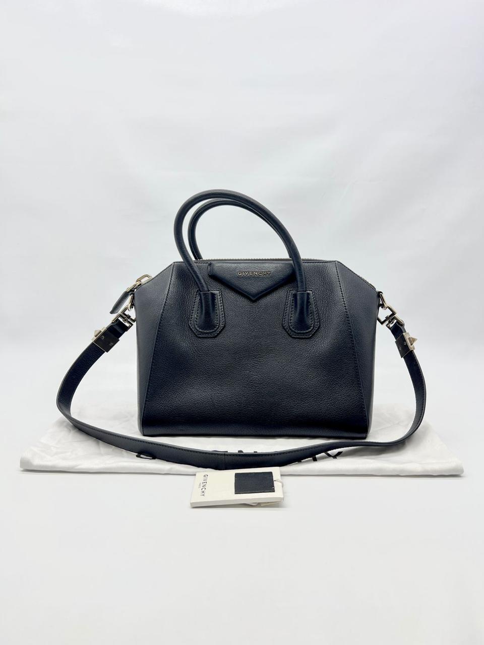 Small Antigona Grained Black Shw