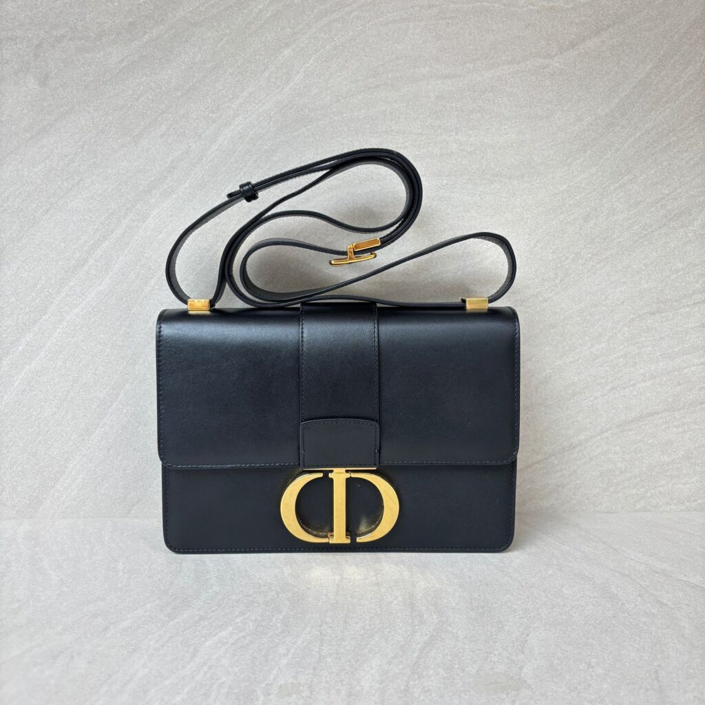 30 Montaigne Smooth Black GHW