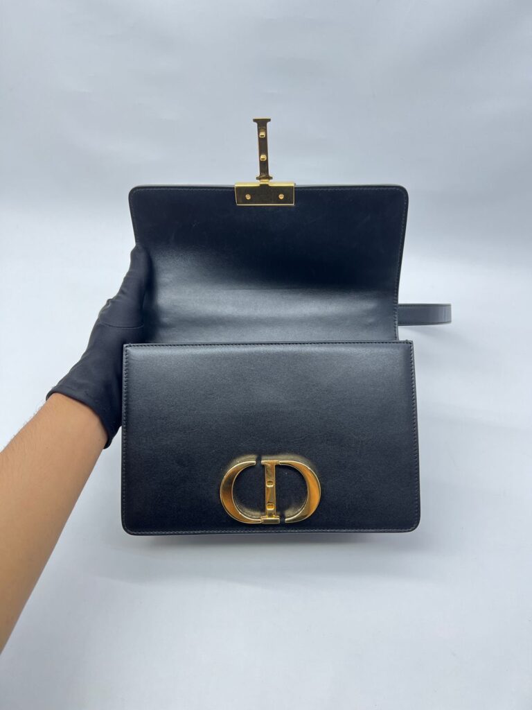 30 Montaigne Smooth Black GHW