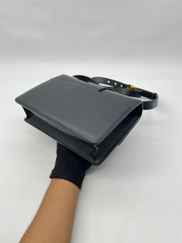 30 Montaigne Smooth Black GHW