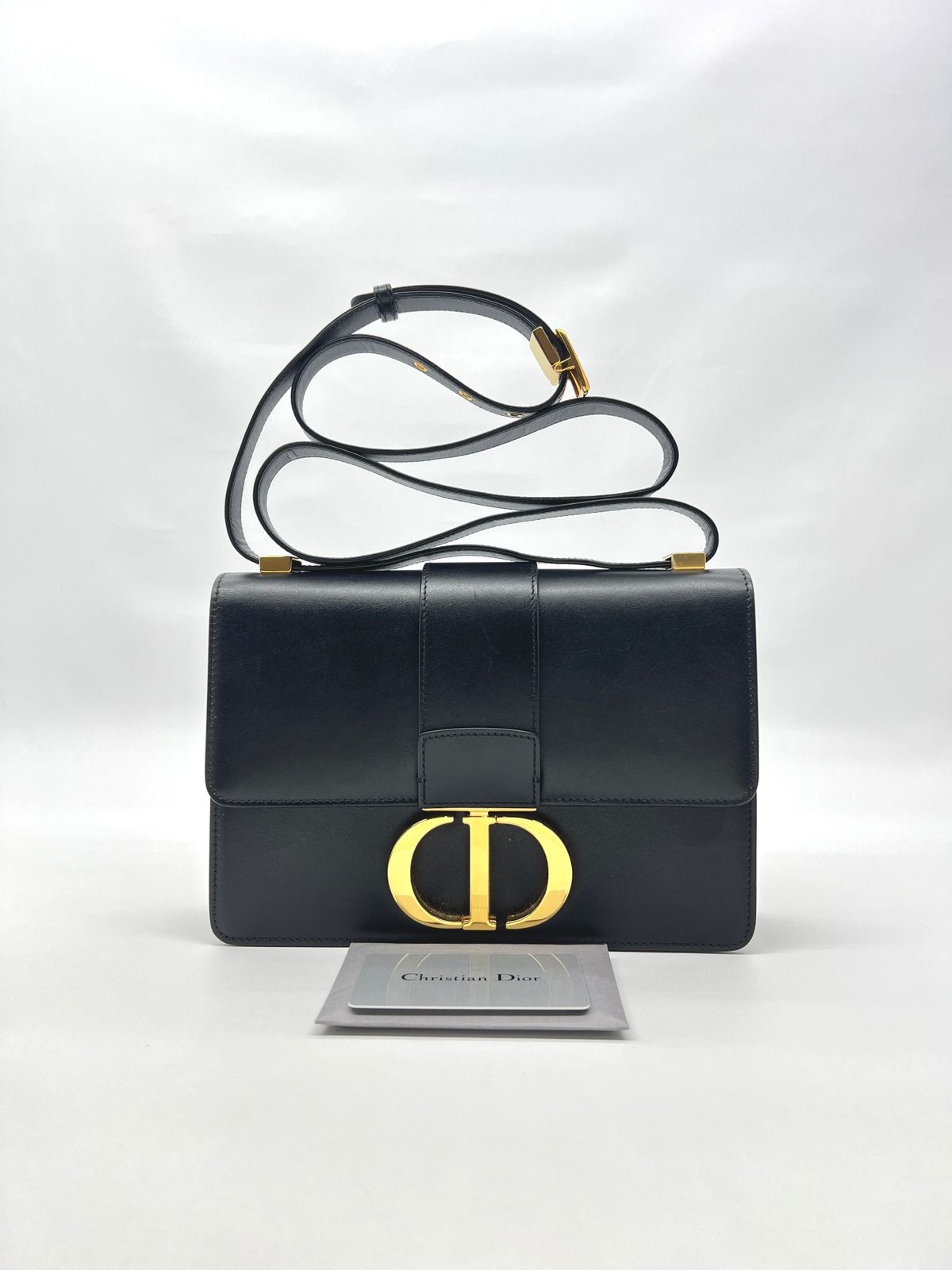 30 Montaigne Smooth Black GHW