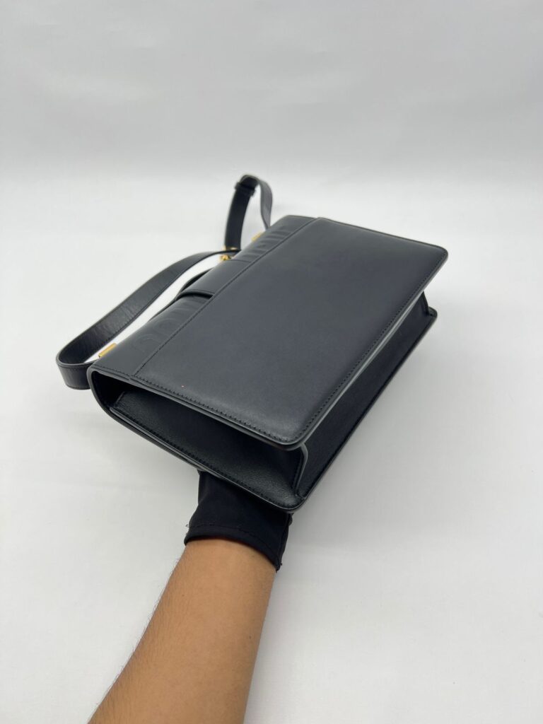 30 Montaigne Smooth Black GHW