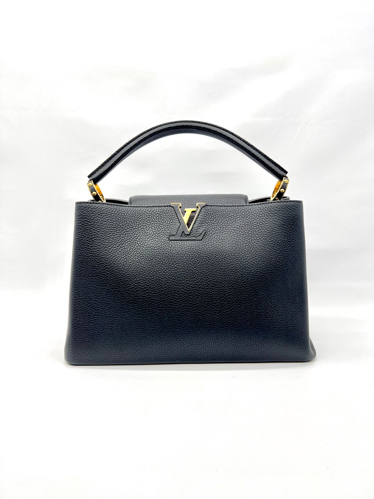 Capucines MM Taurillon Black