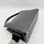 Capucines MM Taurillon Black