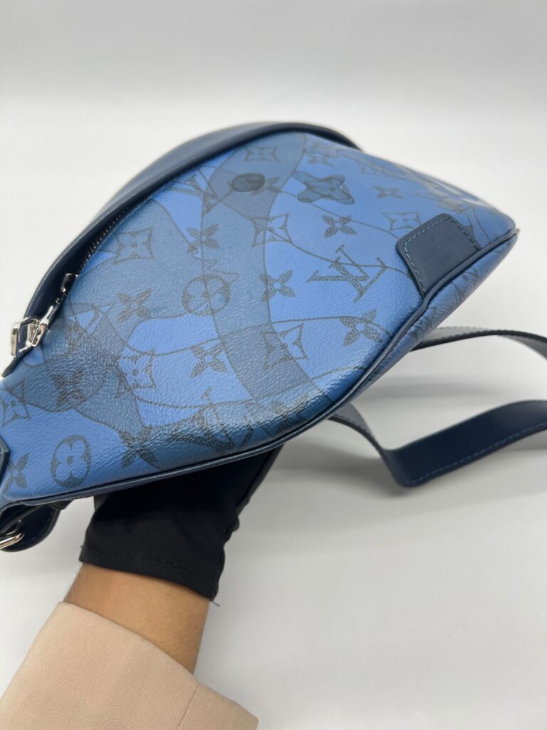 Discovery Bumbag Monogram Abyss Blue Aquagarden