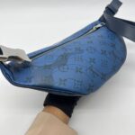 Discovery Bumbag Monogram Abyss Blue Aquagarden