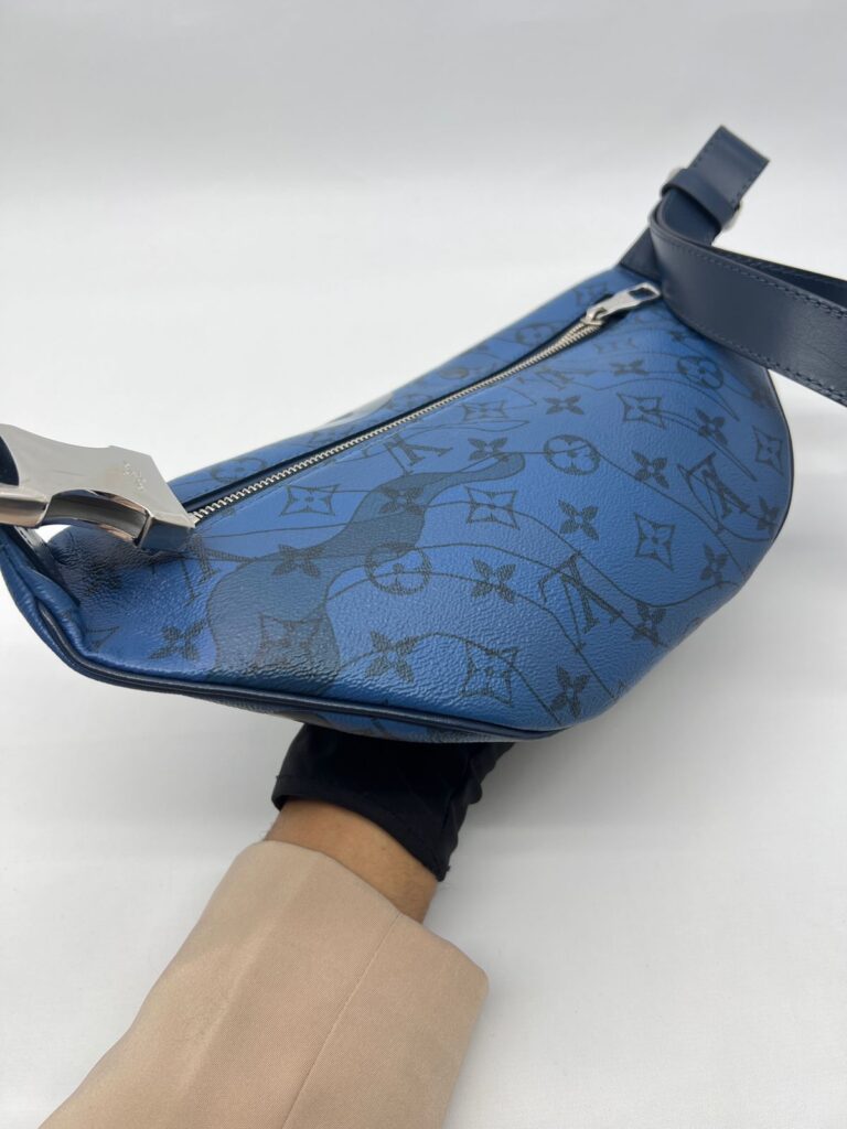 Discovery Bumbag Monogram Abyss Blue Aquagarden